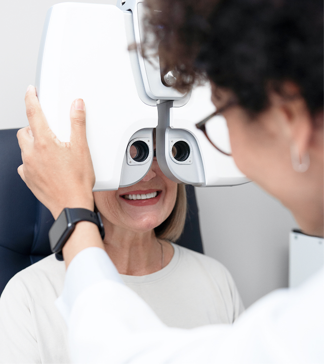 Cirugía oftalmológica en quirófano