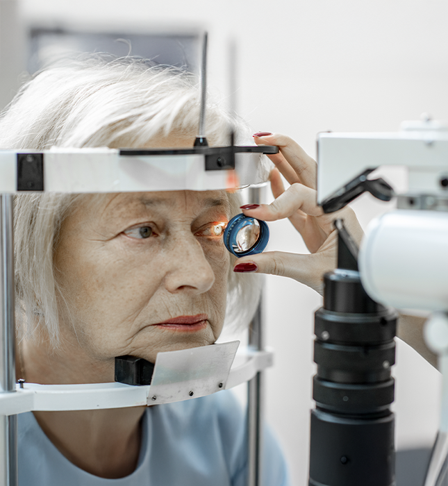 Cirugía oftalmológica en quirófano